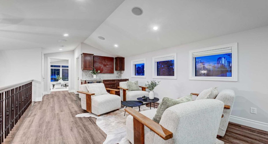Loft level wet bar.