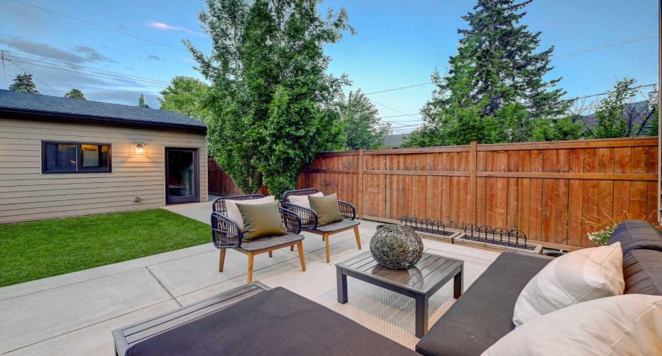922 5 Street, Calgary, Alberta T2N 1R2, 5 Bedroom Bedrooms, 0 ,5 BathroomBathrooms,Residential,For Sale,5,0,A2318295