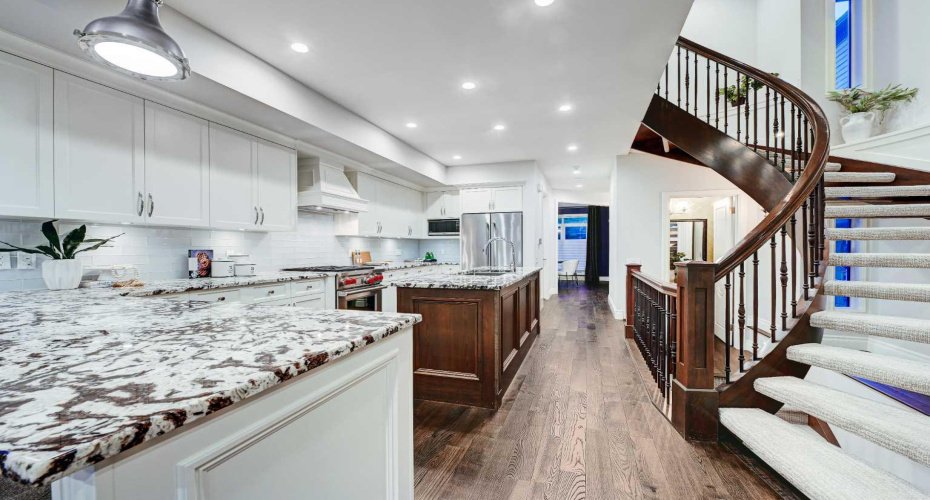 922 5 Street, Calgary, Alberta T2N 1R2, 5 Bedroom Bedrooms, 0 ,5 BathroomBathrooms,Residential,For Sale,5,0,A2318295