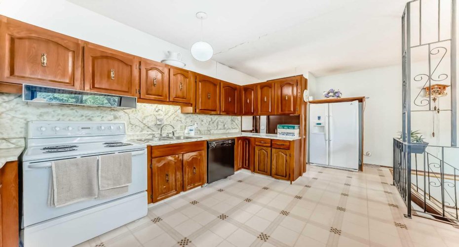 122 2 Avenue, Rockyford, Alberta T0J 2R0, 4 Bedroom Bedrooms, 0 ,2 BathroomBathrooms,Residential,For Sale,2,0,A2318963