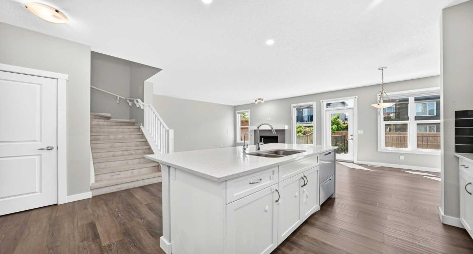 110 Crestbrook Way, Calgary, Alberta T3B 6H1, 3 Bedroom Bedrooms, 0 ,3 BathroomBathrooms,Residential,For Sale,Crestbrook,0,A2319012