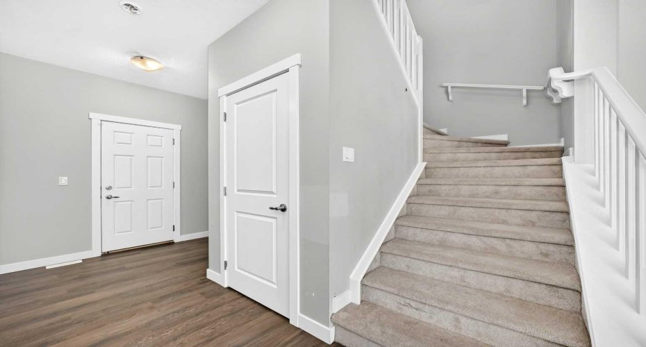 110 Crestbrook Way, Calgary, Alberta T3B 6H1, 3 Bedroom Bedrooms, 0 ,3 BathroomBathrooms,Residential,For Sale,Crestbrook,0,A2319012