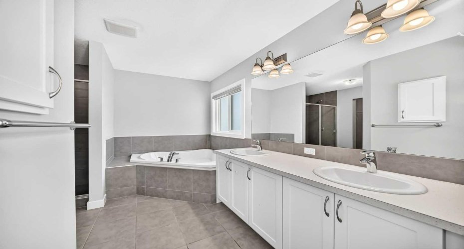 110 Crestbrook Way, Calgary, Alberta T3B 6H1, 3 Bedroom Bedrooms, 0 ,3 BathroomBathrooms,Residential,For Sale,Crestbrook,0,A2319012