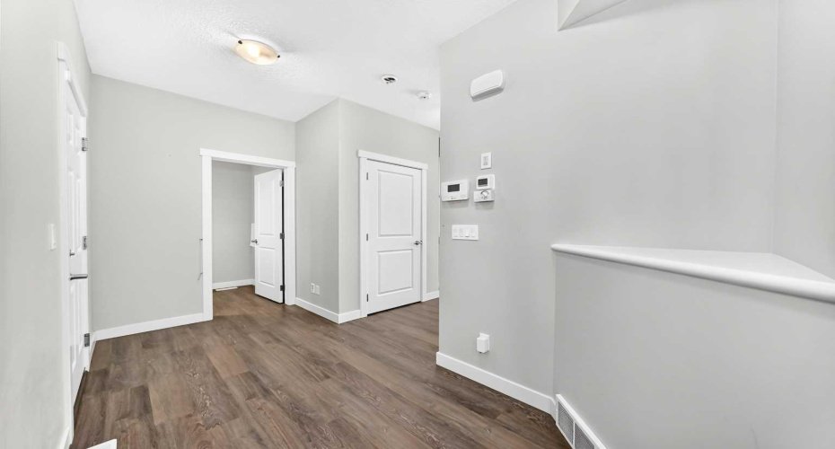 110 Crestbrook Way, Calgary, Alberta T3B 6H1, 3 Bedroom Bedrooms, 0 ,3 BathroomBathrooms,Residential,For Sale,Crestbrook,0,A2319012