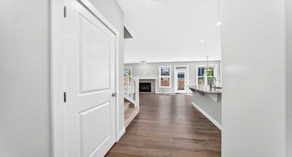 110 Crestbrook Way, Calgary, Alberta T3B 6H1, 3 Bedroom Bedrooms, 0 ,3 BathroomBathrooms,Residential,For Sale,Crestbrook,0,A2319012