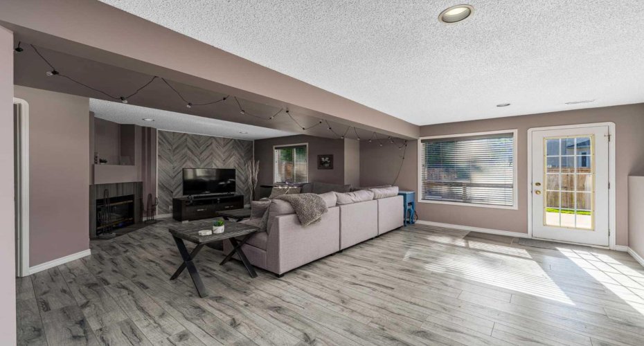 44 Douglas Glen Place, Calgary, Alberta T2Z 2M9, 5 Bedroom Bedrooms, 0 ,3 BathroomBathrooms,Residential,For Sale,Douglas Glen,0,A2320977
