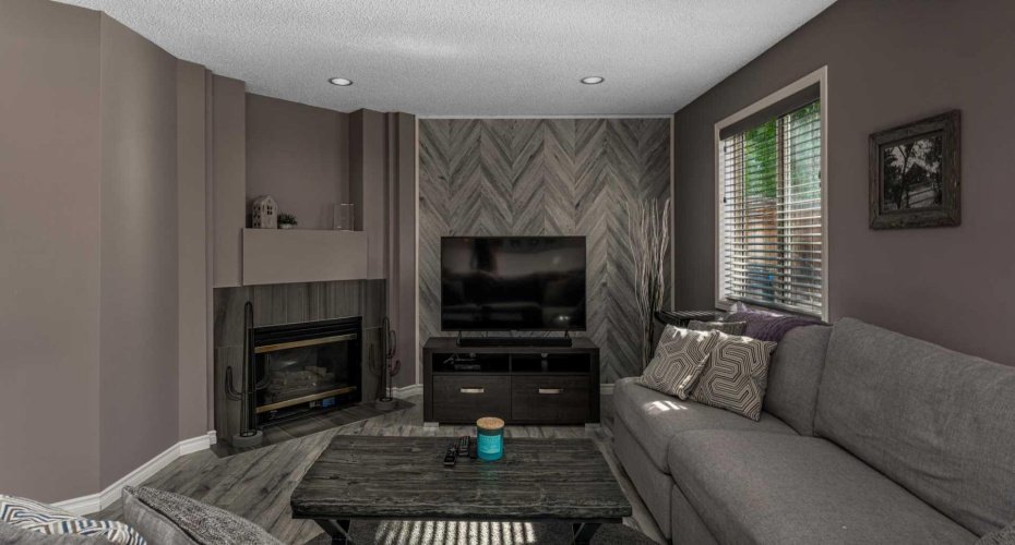 44 Douglas Glen Place, Calgary, Alberta T2Z 2M9, 5 Bedroom Bedrooms, 0 ,3 BathroomBathrooms,Residential,For Sale,Douglas Glen,0,A2320977