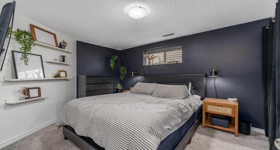 44 Douglas Glen Place, Calgary, Alberta T2Z 2M9, 5 Bedroom Bedrooms, 0 ,3 BathroomBathrooms,Residential,For Sale,Douglas Glen,0,A2320977