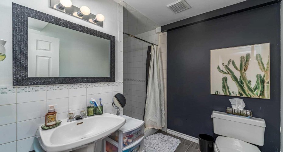 44 Douglas Glen Place, Calgary, Alberta T2Z 2M9, 5 Bedroom Bedrooms, 0 ,3 BathroomBathrooms,Residential,For Sale,Douglas Glen,0,A2320977