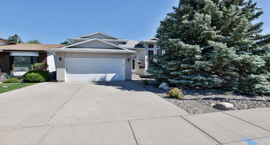 2265 27 Avenue, Lethbridge, Alberta T1K 6K5, 4 Bedroom Bedrooms, 0 ,4 BathroomBathrooms,Residential,For Sale,27,0,A2321648