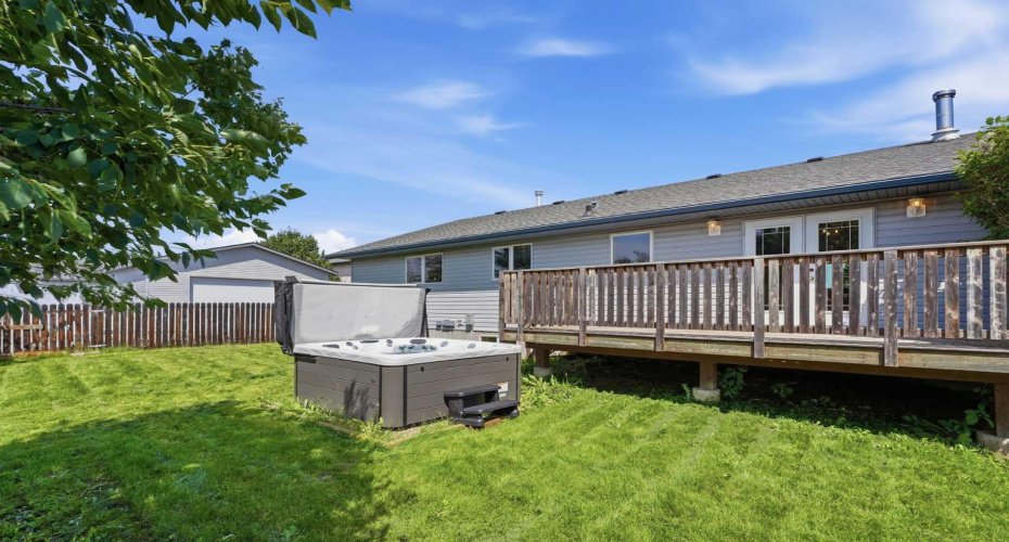 5408 52A Street, Eckville, Alberta T0M 0X0, 3 Bedroom Bedrooms, 0 ,2 BathroomBathrooms,Residential,For Sale,52A,0,A2323838