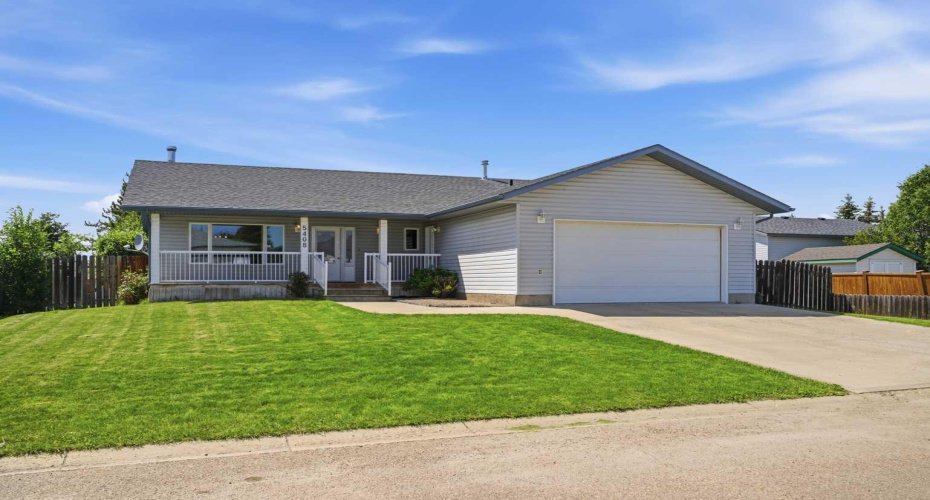 5408 52A Street, Eckville, Alberta T0M 0X0, 3 Bedroom Bedrooms, 0 ,2 BathroomBathrooms,Residential,For Sale,52A,0,A2323838