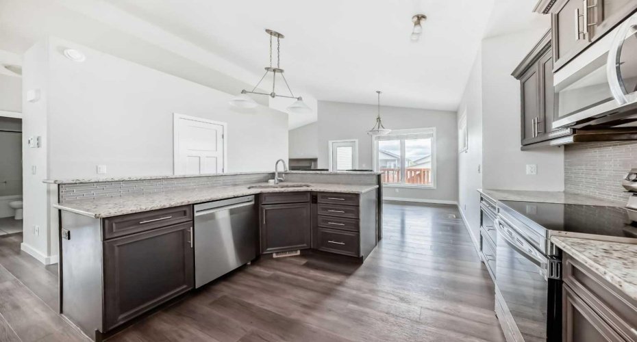 110 Cedar Square, Blackfalds, Alberta T4M0B4, 3 Bedroom Bedrooms, 0 ,2 BathroomBathrooms,Residential,For Sale,Cedar,0,A2323921