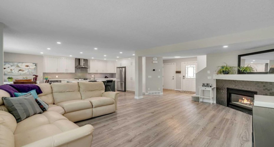 480 Douglas Glen Point, Calgary, Alberta T2Z 3G4, 4 Bedroom Bedrooms, 0 ,4 BathroomBathrooms,Residential,For Sale,Douglas Glen,0,A2323930