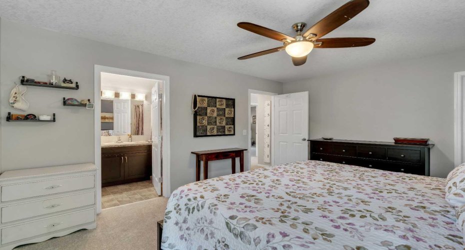 480 Douglas Glen Point, Calgary, Alberta T2Z 3G4, 4 Bedroom Bedrooms, 0 ,4 BathroomBathrooms,Residential,For Sale,Douglas Glen,0,A2323930