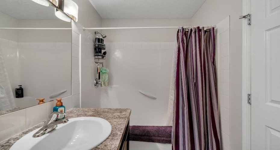 480 Douglas Glen Point, Calgary, Alberta T2Z 3G4, 4 Bedroom Bedrooms, 0 ,4 BathroomBathrooms,Residential,For Sale,Douglas Glen,0,A2323930