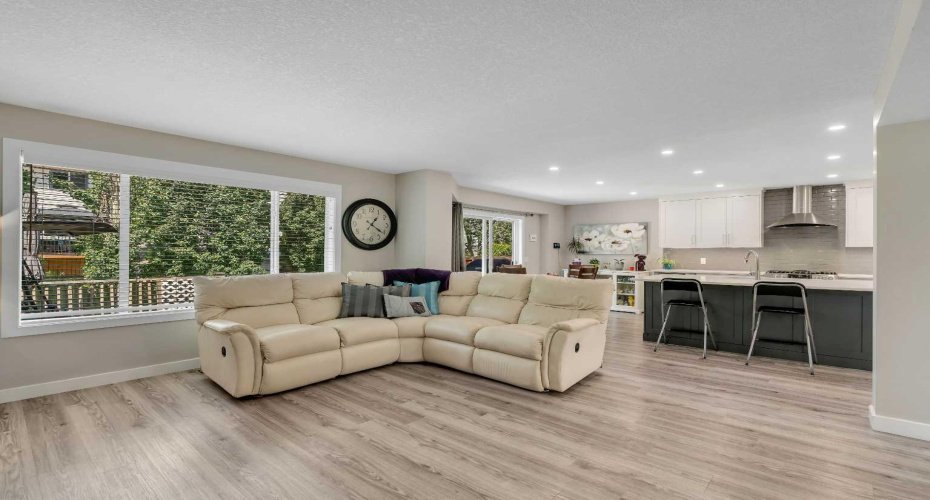 480 Douglas Glen Point, Calgary, Alberta T2Z 3G4, 4 Bedroom Bedrooms, 0 ,4 BathroomBathrooms,Residential,For Sale,Douglas Glen,0,A2323930