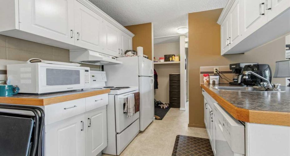 4700 55 Street, Red Deer, Alberta T4N 2H8, 1 Bedroom Bedrooms, 0 ,1 BathroomBathrooms,Residential,For Sale,55,0,A2324139
