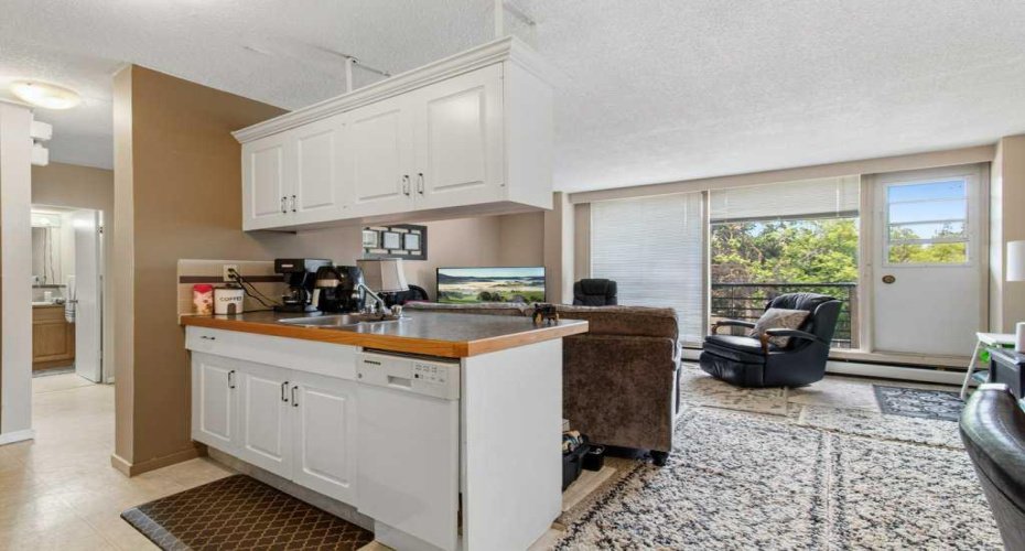 4700 55 Street, Red Deer, Alberta T4N 2H8, 1 Bedroom Bedrooms, 0 ,1 BathroomBathrooms,Residential,For Sale,55,0,A2324139