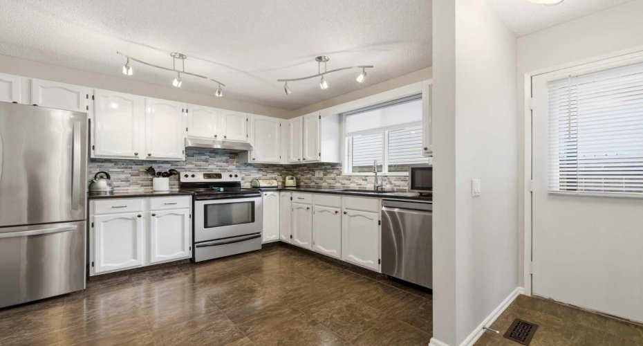 Spacious kitchen