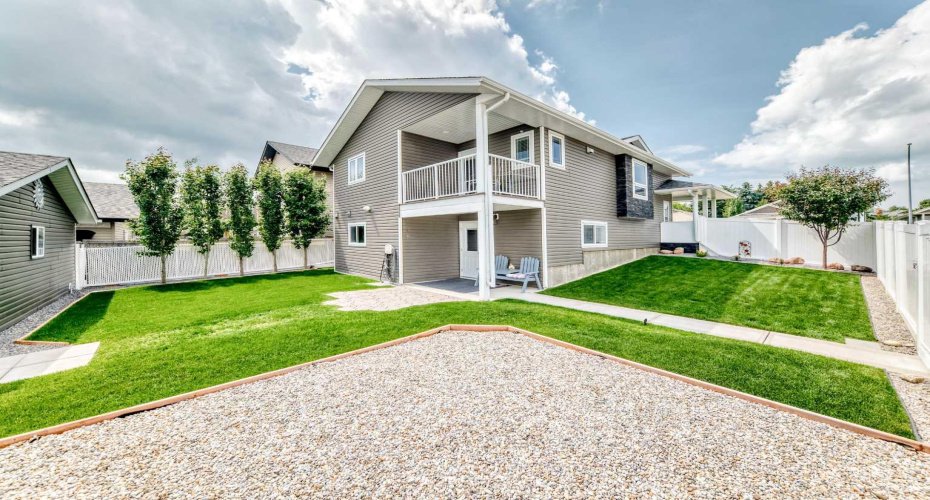 6368 58 Avenue, Innisfail, Alberta T4G 0A1, 4 Bedroom Bedrooms, 0 ,2 BathroomBathrooms,Residential,For Sale,58,0,A2324681