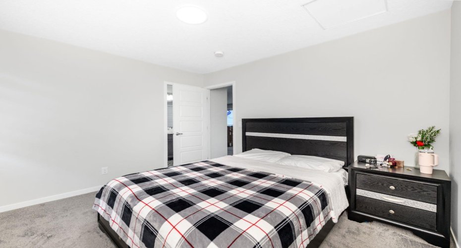 983 Corner Meadows Way, Calgary, Alberta T3N 1X8, 7 Bedroom Bedrooms, 0 ,6 BathroomBathrooms,Residential,For Sale,Corner Meadows,0,A2328223