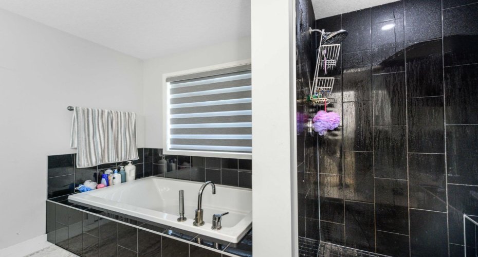 983 Corner Meadows Way, Calgary, Alberta T3N 1X8, 7 Bedroom Bedrooms, 0 ,6 BathroomBathrooms,Residential,For Sale,Corner Meadows,0,A2328223