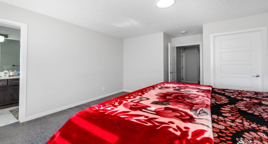 983 Corner Meadows Way, Calgary, Alberta T3N 1X8, 7 Bedroom Bedrooms, 0 ,6 BathroomBathrooms,Residential,For Sale,Corner Meadows,0,A2328223