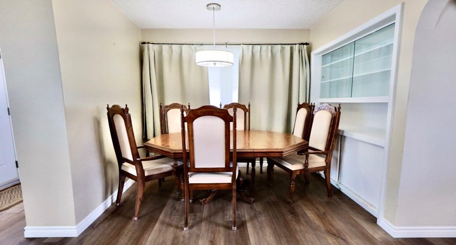 422 3 Avenue, Oyen, Alberta T0J2J0, 4 Bedroom Bedrooms, 0 ,2 BathroomBathrooms,Residential,For Sale,3,0,A2328227