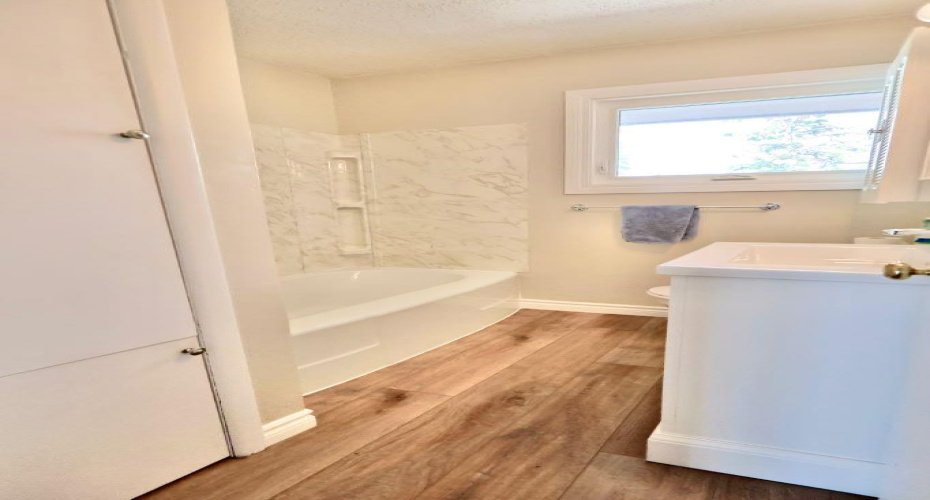 422 3 Avenue, Oyen, Alberta T0J2J0, 4 Bedroom Bedrooms, 0 ,2 BathroomBathrooms,Residential,For Sale,3,0,A2328227