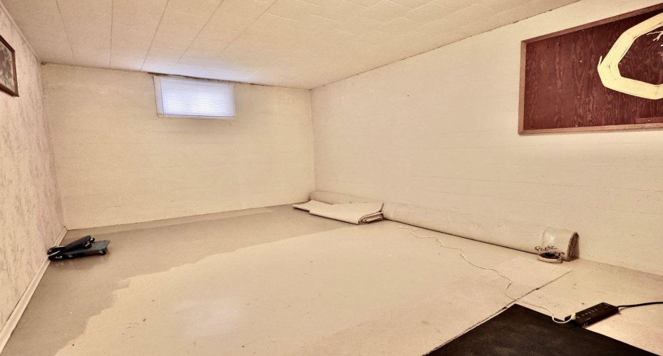 422 3 Avenue, Oyen, Alberta T0J2J0, 4 Bedroom Bedrooms, 0 ,2 BathroomBathrooms,Residential,For Sale,3,0,A2328227