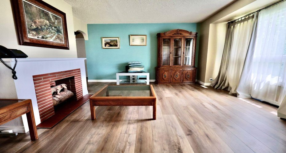 422 3 Avenue, Oyen, Alberta T0J2J0, 4 Bedroom Bedrooms, 0 ,2 BathroomBathrooms,Residential,For Sale,3,0,A2328227