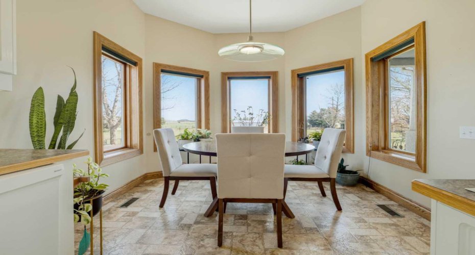 90013 212, Rural Lethbridge County, Alberta T1J 5N9, 5 Bedroom Bedrooms, 0 ,3 BathroomBathrooms,Residential,For Sale,212,0,A2328229