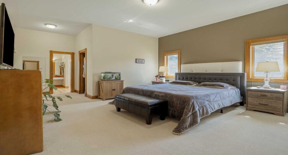 90013 212, Rural Lethbridge County, Alberta T1J 5N9, 5 Bedroom Bedrooms, 0 ,3 BathroomBathrooms,Residential,For Sale,212,0,A2328229