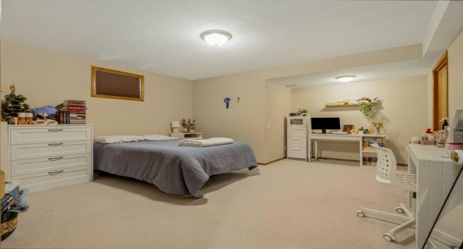90013 212, Rural Lethbridge County, Alberta T1J 5N9, 5 Bedroom Bedrooms, 0 ,3 BathroomBathrooms,Residential,For Sale,212,0,A2328229