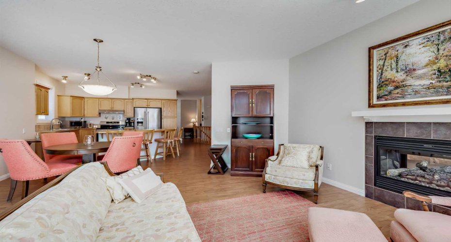 66 Royal Manor, Calgary, Alberta T3G 5T6, 3 Bedroom Bedrooms, 0 ,3 BathroomBathrooms,Residential,For Sale,Royal,0,A2328230
