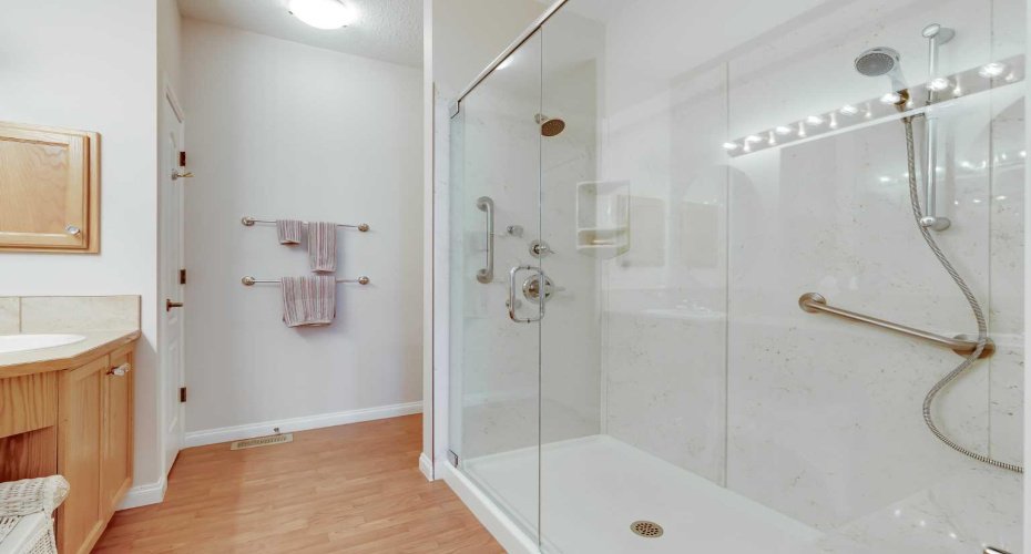 66 Royal Manor, Calgary, Alberta T3G 5T6, 3 Bedroom Bedrooms, 0 ,3 BathroomBathrooms,Residential,For Sale,Royal,0,A2328230