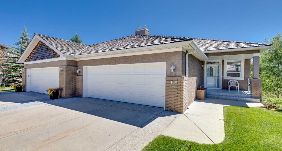 66 Royal Manor, Calgary, Alberta T3G 5T6, 3 Bedroom Bedrooms, 0 ,3 BathroomBathrooms,Residential,For Sale,Royal,0,A2328230