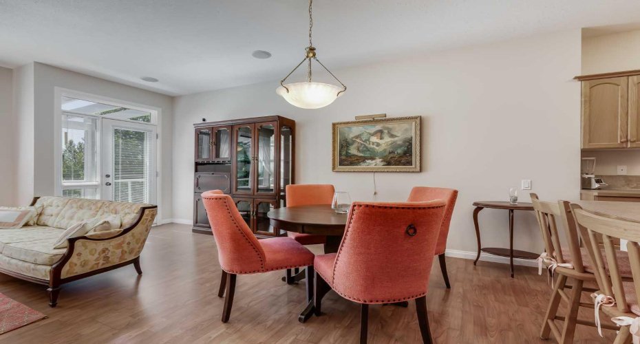 66 Royal Manor, Calgary, Alberta T3G 5T6, 3 Bedroom Bedrooms, 0 ,3 BathroomBathrooms,Residential,For Sale,Royal,0,A2328230