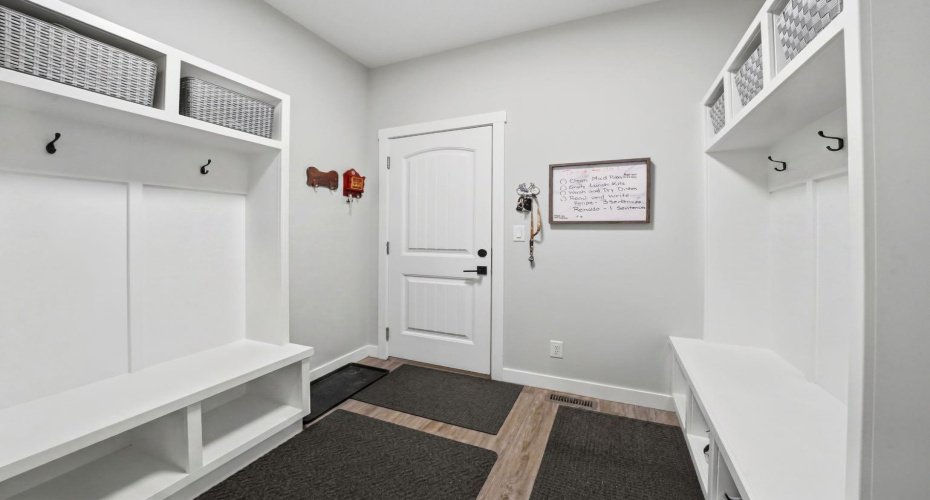 101 Longmire Close, Red Deer, Alberta T4R 0T1, 4 Bedroom Bedrooms, 0 ,3 BathroomBathrooms,Residential,For Sale,Longmire,0,A2328232