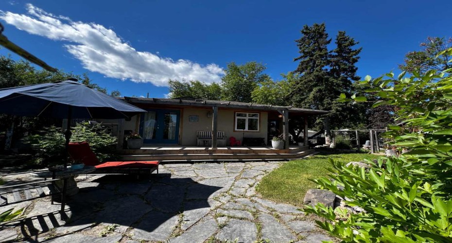 29 Windermere Road, Calgary, Alberta T3C 3K2, 4 Bedroom Bedrooms, 0 ,2 BathroomBathrooms,Residential,For Sale,Windermere,0,A2328242