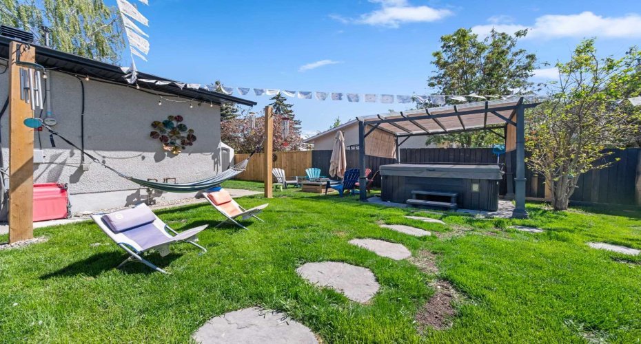 80 Allandale Close, Calgary, Alberta T2H 1V9, 3 Bedroom Bedrooms, 0 ,3 BathroomBathrooms,Residential,For Sale,Allandale,0,A2328244