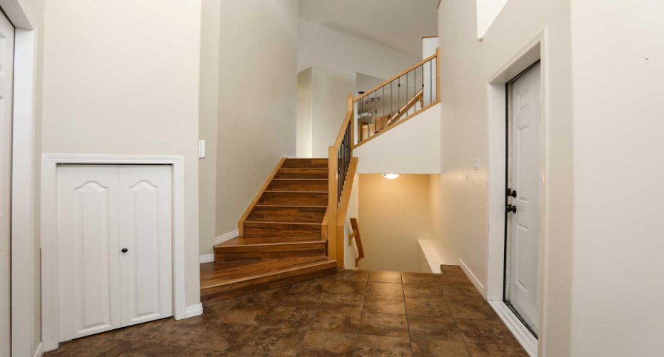 227 Rivermill Manor W, Lethbridge, Alberta T1K 8C5, 5 Bedroom Bedrooms, 0 ,3 BathroomBathrooms,Residential,For Sale,Rivermill Manor W,0,A2328254