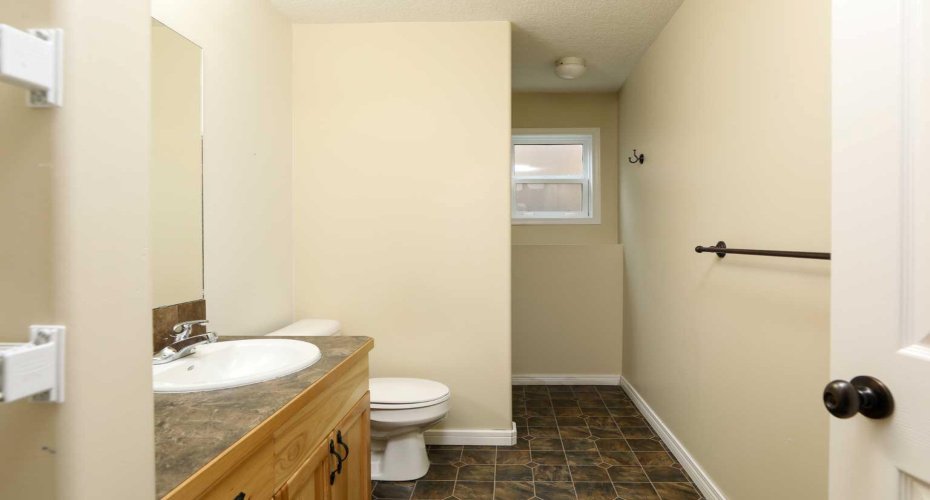 227 Rivermill Manor W, Lethbridge, Alberta T1K 8C5, 5 Bedroom Bedrooms, 0 ,3 BathroomBathrooms,Residential,For Sale,Rivermill Manor W,0,A2328254