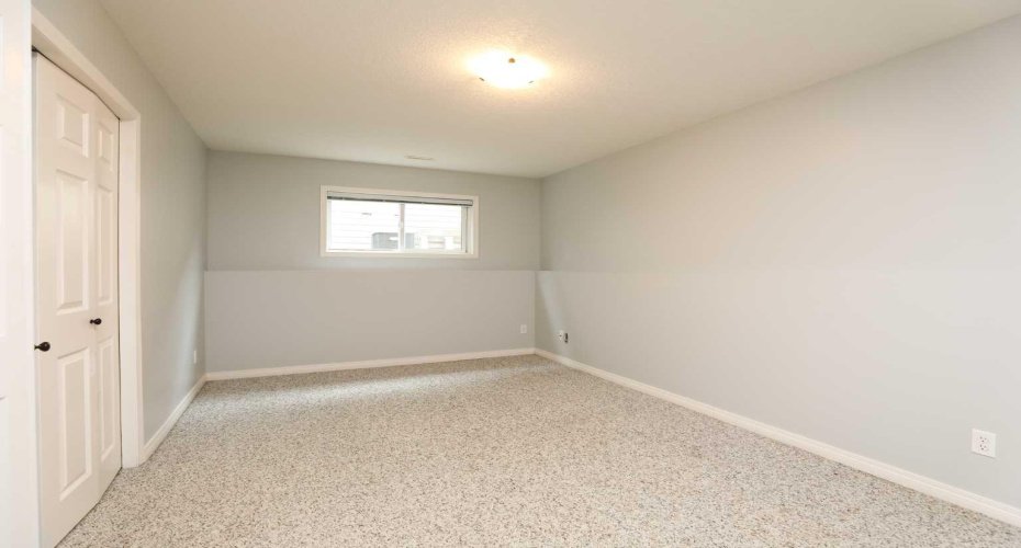 227 Rivermill Manor W, Lethbridge, Alberta T1K 8C5, 5 Bedroom Bedrooms, 0 ,3 BathroomBathrooms,Residential,For Sale,Rivermill Manor W,0,A2328254