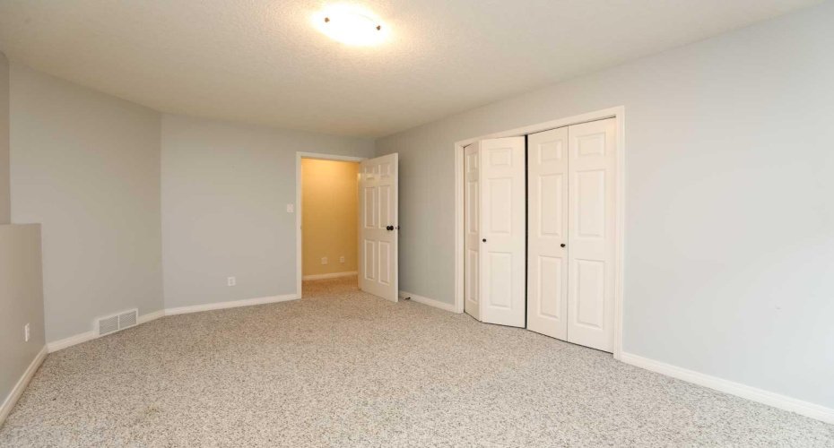 227 Rivermill Manor W, Lethbridge, Alberta T1K 8C5, 5 Bedroom Bedrooms, 0 ,3 BathroomBathrooms,Residential,For Sale,Rivermill Manor W,0,A2328254