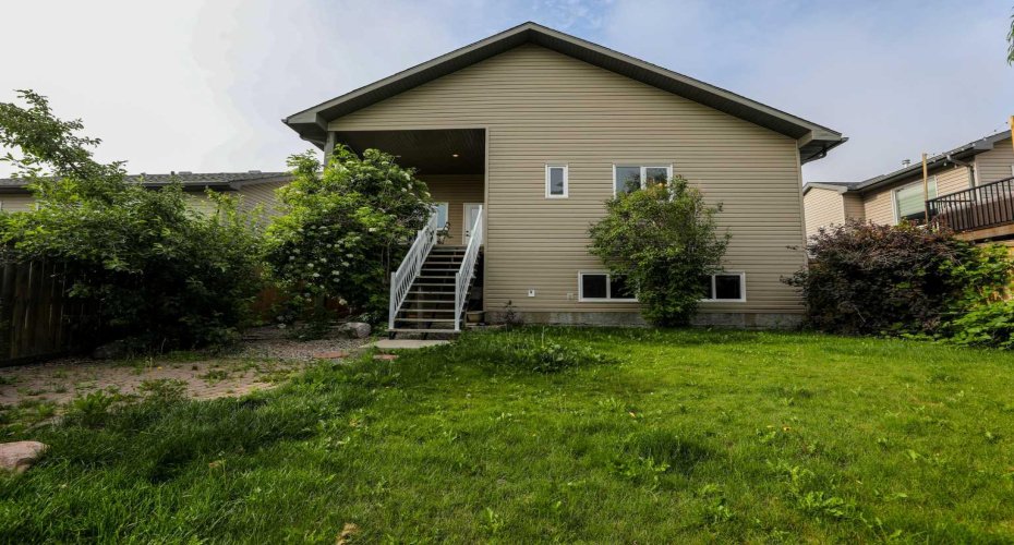 227 Rivermill Manor W, Lethbridge, Alberta T1K 8C5, 5 Bedroom Bedrooms, 0 ,3 BathroomBathrooms,Residential,For Sale,Rivermill Manor W,0,A2328254