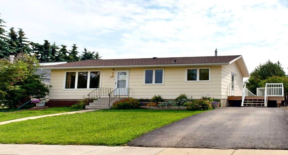 4111 61 Street, Stettler, Alberta T4K1H1, 2 Bedroom Bedrooms, 0 ,2 BathroomBathrooms,Residential,For Sale,61,0,A2328255