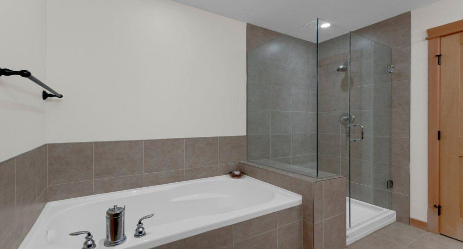 101E Stewart Creek Landing, Canmore, Alberta T1W 0E3, 3 Bedroom Bedrooms, 0 ,3 BathroomBathrooms,Residential,For Sale,Stewart Creek,0,A2328258