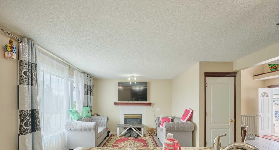 117 Douglas Ridge Circle, Calgary, Alberta T2Z 3C2, 5 Bedroom Bedrooms, 0 ,3 BathroomBathrooms,Residential,For Sale,Douglas Ridge,0,A2328269